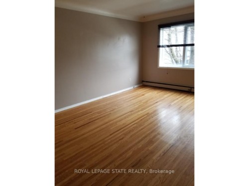 981 Mohawk Road E, Hamilton, ON - Indoor Photo Showing Other Room