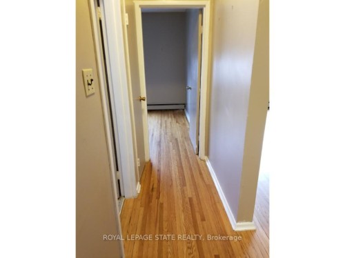 981 Mohawk Road E, Hamilton, ON - Indoor Photo Showing Other Room