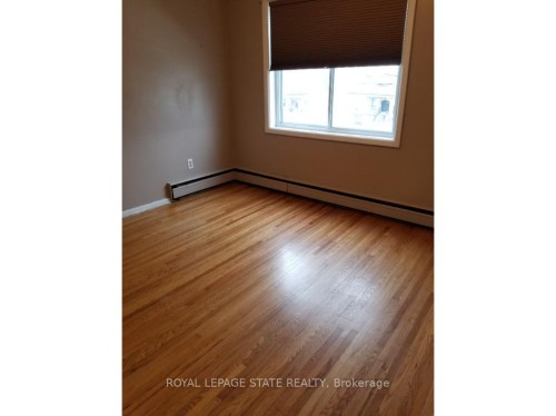 981 Mohawk Road E, Hamilton, ON - Indoor Photo Showing Other Room