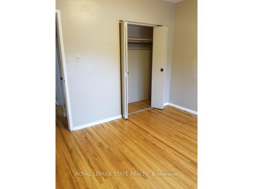 981 Mohawk Road E, Hamilton, ON - Indoor Photo Showing Other Room