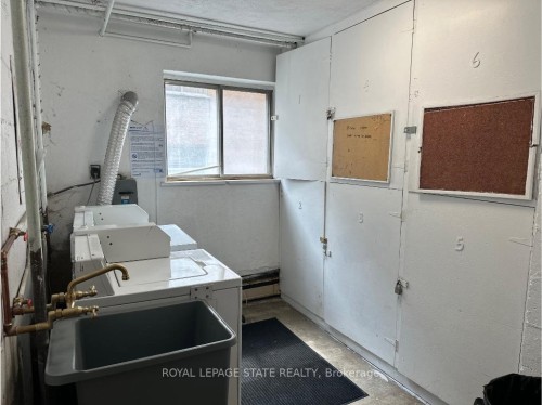 981 Mohawk Road E, Hamilton, ON - Indoor Photo Showing Other Room