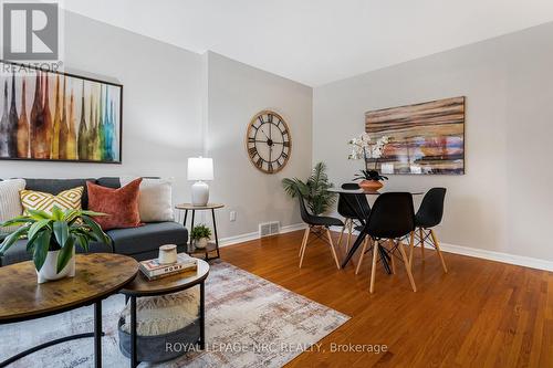 50 - 151 Parnell Road, St. Catharines, ON - Indoor Photo Showing Living Room