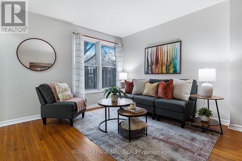 50 - 151 Parnell Road, St. Catharines, ON - Indoor Photo Showing Living Room