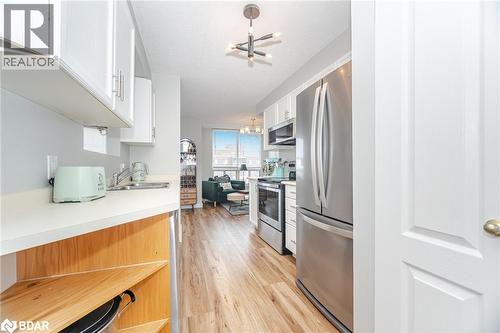 100 Millside Drive Unit# 1003, Milton, ON - Indoor Photo Showing Kitchen