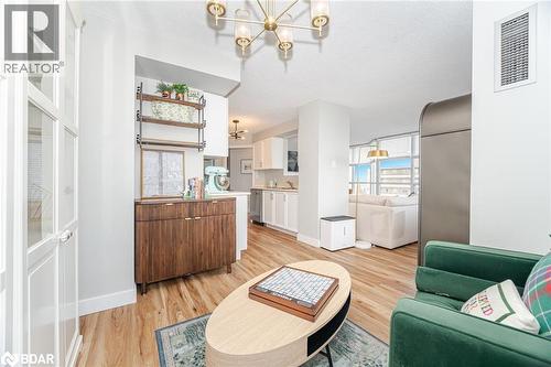 100 Millside Drive Unit# 1003, Milton, ON - Indoor Photo Showing Living Room