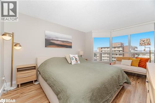 100 Millside Drive Unit# 1003, Milton, ON - Indoor Photo Showing Bedroom