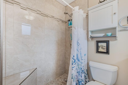 99 Toll Road, East Gwillimbury, ON - Indoor Photo Showing Bathroom