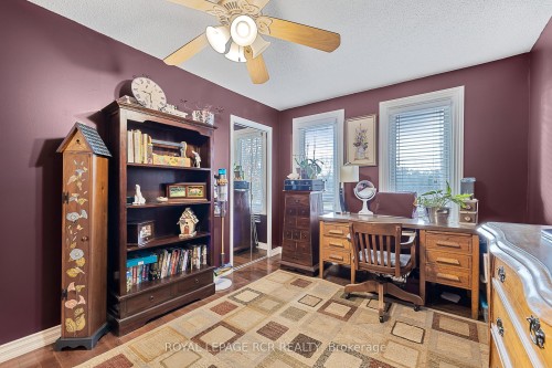 99 Toll Road, East Gwillimbury, ON - Indoor Photo Showing Office