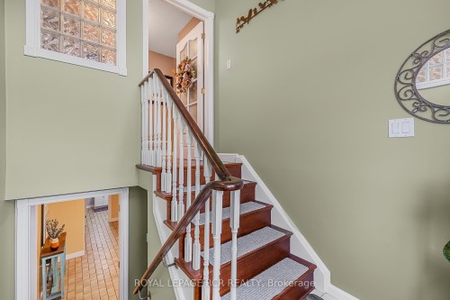 99 Toll Road, East Gwillimbury, ON - Indoor Photo Showing Other Room