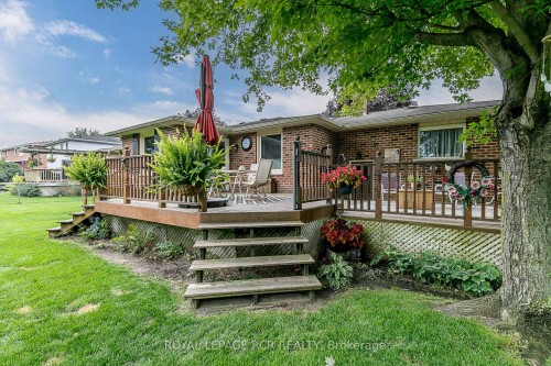 99 Toll Road, East Gwillimbury, ON - Outdoor With Deck Patio Veranda