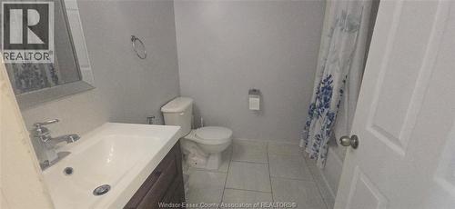 1551 Dobrich Street Unit# Lower, Windsor, ON - Indoor Photo Showing Bathroom