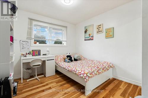 44 Meadowvale Avenue, Belleville (Belleville Ward), ON - Indoor Photo Showing Bedroom