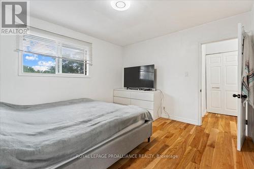 44 Meadowvale Avenue, Belleville (Belleville Ward), ON - Indoor Photo Showing Bedroom