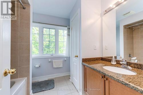 157 Creek Path Avenue, Oakville, ON - Indoor Photo Showing Bathroom