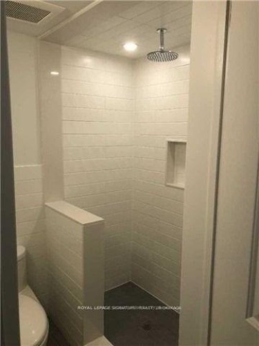 Lower-92 Mitchell Avenue, Toronto, ON - Indoor Photo Showing Bathroom