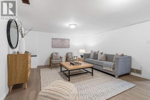 241 Homestead Crescent, London North (North I), ON - Indoor Photo Showing Living Room