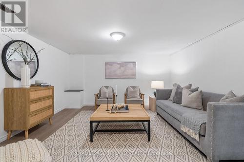 241 Homestead Crescent, London North (North I), ON - Indoor Photo Showing Living Room