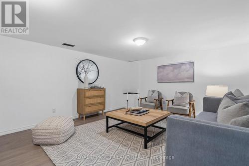 241 Homestead Crescent, London North (North I), ON - Indoor Photo Showing Living Room