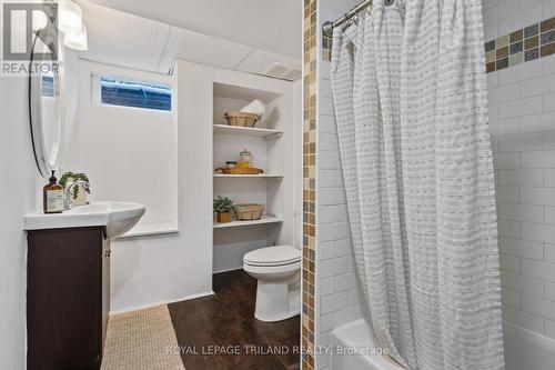 241 Homestead Crescent, London North (North I), ON - Indoor Photo Showing Bathroom