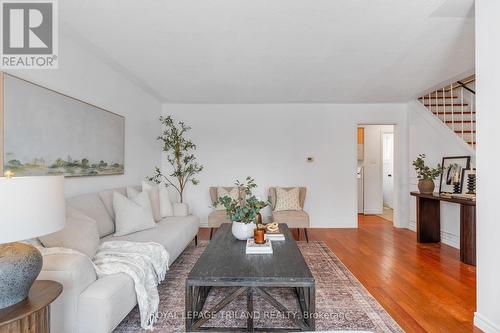 241 Homestead Crescent, London North (North I), ON - Indoor Photo Showing Living Room