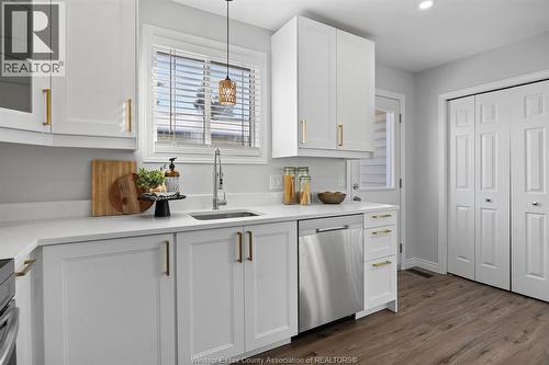 2978 Conservation Drive, Windsor, ON - Indoor Photo Showing Kitchen