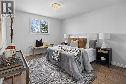 2978 Conservation Drive, Windsor, ON - Indoor Photo Showing Bedroom