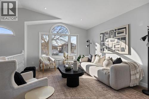 2978 Conservation Drive, Windsor, ON - Indoor Photo Showing Living Room