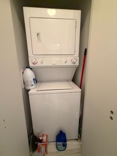 802-59 East Liberty Street, Toronto, ON - Indoor Photo Showing Laundry Room