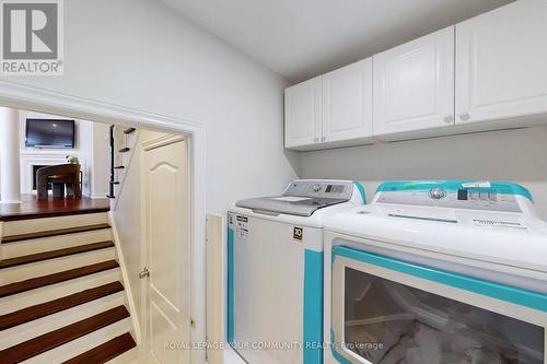 10 Auburndale Drive, Vaughan, ON - Indoor Photo Showing Laundry Room