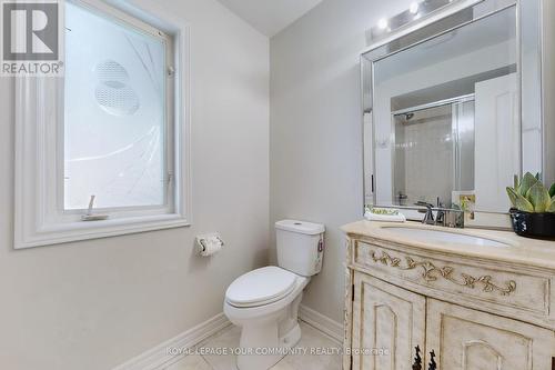 10 Auburndale Drive, Vaughan, ON - Indoor Photo Showing Bathroom