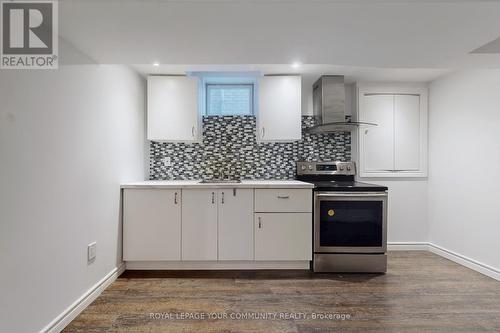 10 Auburndale Drive, Vaughan, ON - Indoor Photo Showing Kitchen