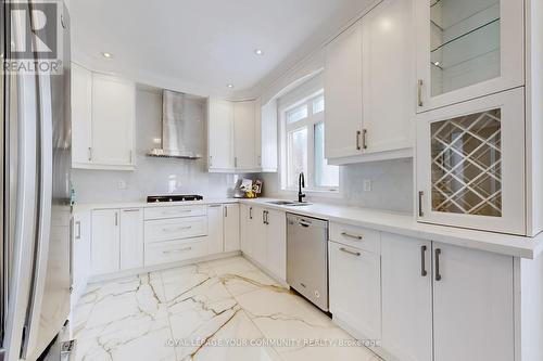 10 Auburndale Drive, Vaughan, ON - Indoor Photo Showing Kitchen