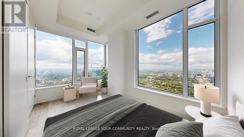 5802 - 11 Yorkville Avenue, Toronto, ON - Indoor