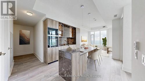 5802 - 11 Yorkville Avenue, Toronto, ON - Indoor