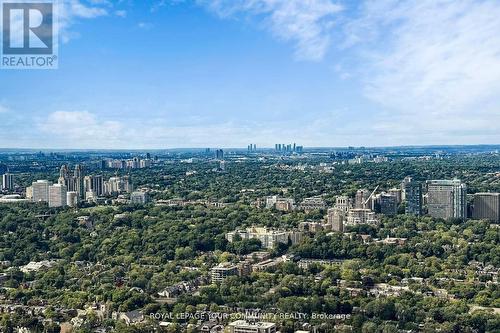 5802 - 11 Yorkville Avenue, Toronto, ON - Outdoor With View