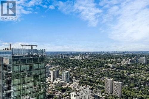 5802 - 11 Yorkville Avenue, Toronto, ON - Outdoor With View