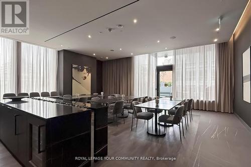 5802 - 11 Yorkville Avenue, Toronto, ON - Indoor