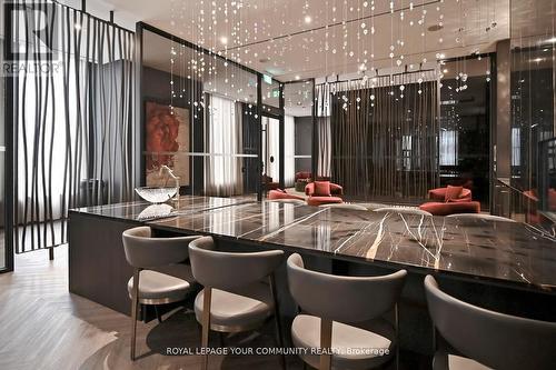 5802 - 11 Yorkville Avenue, Toronto, ON - Indoor Photo Showing Dining Room