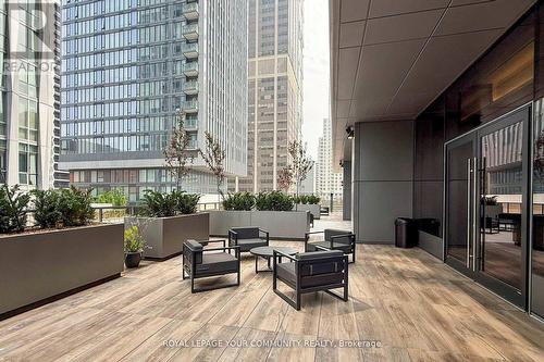 5802 - 11 Yorkville Avenue, Toronto, ON - 