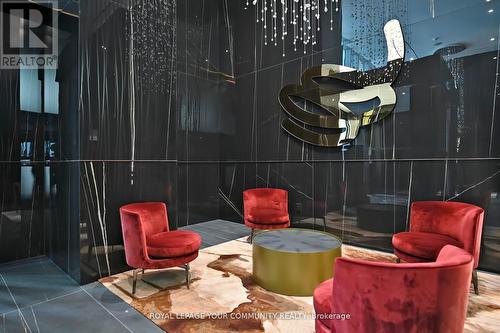 5802 - 11 Yorkville Avenue, Toronto, ON -  With Exterior