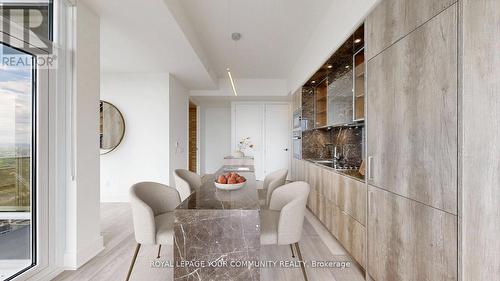 5802 - 11 Yorkville Avenue, Toronto, ON - Indoor