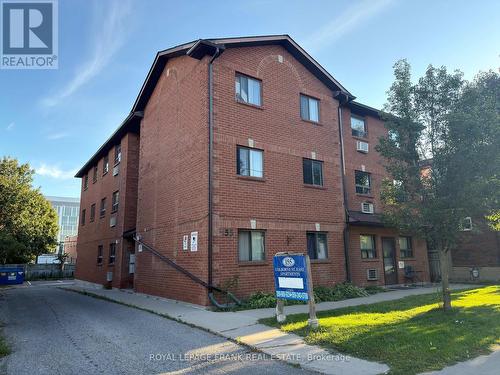 8 - 155 Colborne Street E, Oshawa (O'Neill), ON - Outdoor