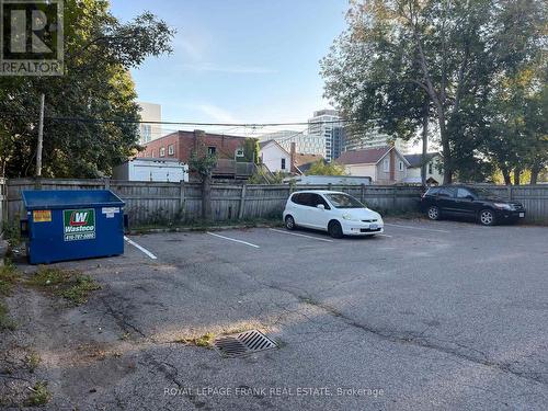 8 - 155 Colborne Street E, Oshawa (O'Neill), ON - Outdoor