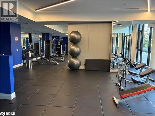 293 Kingsway Unit# 109, Toronto, ON - Indoor Photo Showing Gym Room