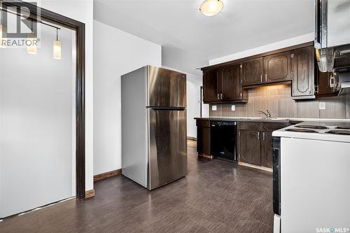 1125 8Th Avenue Nw, Moose Jaw, SK - Indoor Photo Showing Kitchen