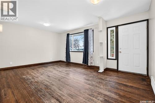 1125 8Th Avenue Nw, Moose Jaw, SK - Indoor Photo Showing Other Room