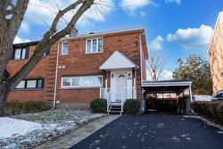 1220 Rue Beaulieu  Montréal (Saint-Laurent), QC H4L 3H1