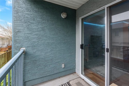 207-1050 Braidwood Rd, Courtenay, BC - Outdoor With Exterior