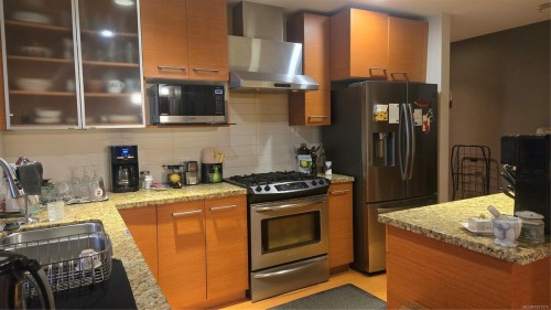 503-38 Front St, Nanaimo, BC - Indoor Photo Showing Kitchen