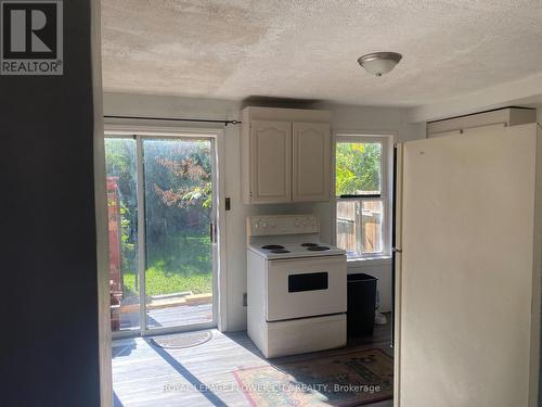 4 Main Street S, Halton Hills, ON - Indoor Photo Showing Kitchen